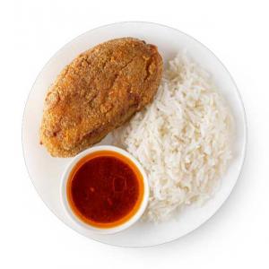Котлета по киевски с рисом и красным соусом